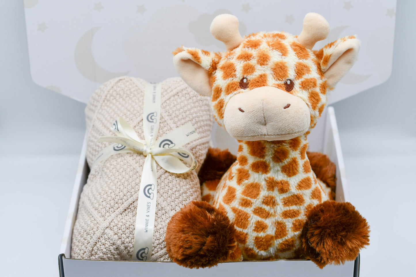 Knit Blanket & Giraffe Hamper