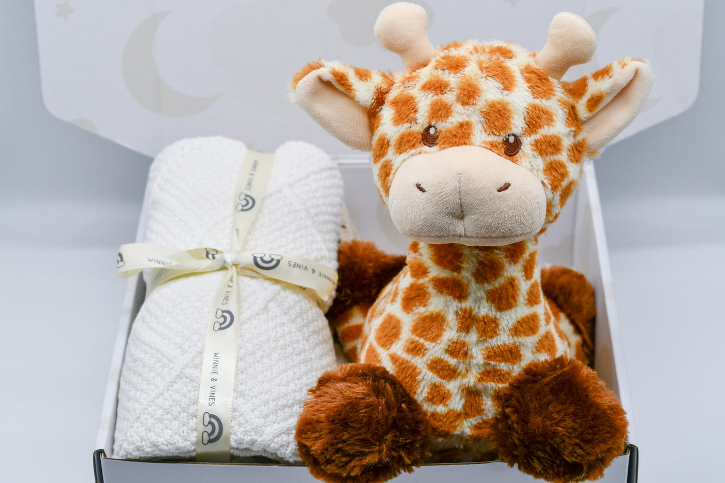 Knit Blanket & Giraffe Hamper